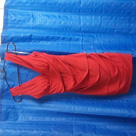 Red dress - Picture 6 of 6